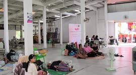 Thailand: Thais fleeing border areas take shelter in university amid armed conflict with Cambodia