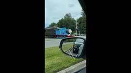 Thomas the train turns railroad crossing into wholesome surprise party in Washington