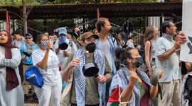 Pots and pans echo outside Israeli consulate in Chicago as Gaza hunger protest grows