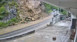 Truck narrowly escapes landslide and rockfall in Yunnan, China