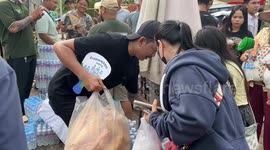 Cambodian locals send aid as border tensions with Thailand continue