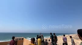 Humanitarian aid air-dropped to Gaza Strip (2)