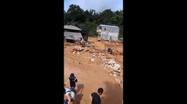 Flash flood suddenly appeared and destroyed a village in Vietnam