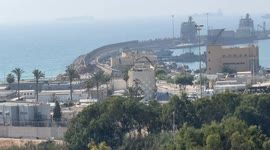 Israel tows Gaza aid ship to Ashdod, questions activists on board (2)