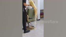 Woman's hair left looking 'like soggy noodles' and falling off after botched bleach session