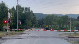 Train lights flashing long after train went by in Pownal Vermont