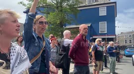 Palestine supporters protest in England in support of 'terror group'