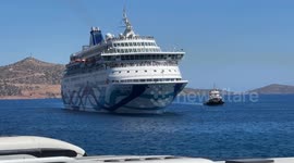 Locals protest arrival of Israeli cruise ship to Cretan port