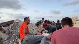 Israeli forces open fire on Palestinians waiting for aid near Zikim crossing (2)