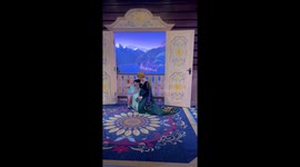 Heartwarming moment at Frozen attraction in Orlando, Florida