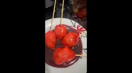 Strawberry syrup spills all over stove in kitchen mishap in São Paulo, Brazil