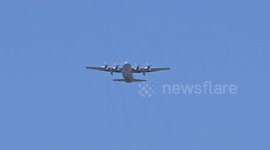 Palestinians rush for airdropped aid amid ongoing Israeli blockade (2)