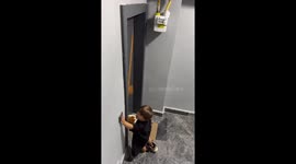 Meatball mishap at neighbor’s door in Istanbul, Turkey