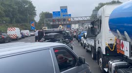 M3 traffic from smart motorway failure. Recovery and emergency services can't get through.