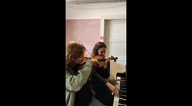 Multitasking Musicians Simultaneously Share Instruments