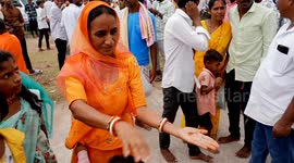 Worshippers Put Live Scorpions On Their Faces,Body,Head in this Hindu Festival