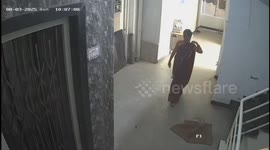 Pune Woman Looted Inside Building's Lift In Broad Daylight - cctv captured incident