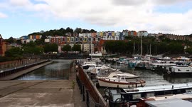 Woman ditches flat to live on a house boat - and saves £500 on bills every month