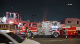 US, Los Angeles: Florence-Firestone Commercial Fire