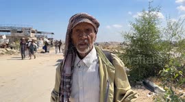 Palestinians flock to Netzarim corridor to seek humanitarian aid in Gaza (2)