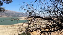 Lebanon: Water level in Lebanon’s Lake Qaraoun hits historic low amid drought warning