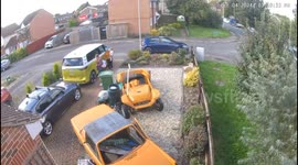 Woman almost breaks into dance out of sheer panic upon encountering spider