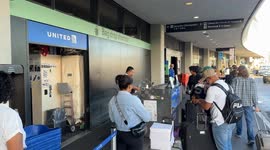 Tech glitch grounds United Airlines flights, causing hundreds of delays