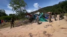 Thai troops order Cambodian soldiers to withdraw after cutting border fence