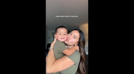 Toddler freezes for “photo” in viral TikTok twist, then breaks out dancing with mom