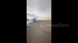 United Airlines Passengers In US Delayed After Tech Glitch Halts Flights / 1