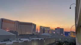 US: Las Vegas Wakes Up to Hazy Skies as California Wildfire Smoke Blankets Region