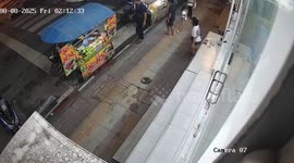Azerbaijani tourist stabbed by vendor after refusing to pay 60 baht for fruit