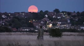 Stunning full Sturgeon Moon rises in Kent, UK