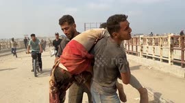 Palestinians in Gaza flock to aid distribution point near Netzarim Corridor (2)