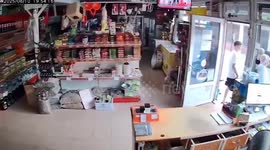 Türkiye: 6.1 magnitude earthquake hits western Türkiye, causing panic among residents