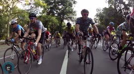 Large bike (bicycle) race crash in Central Park, NYC