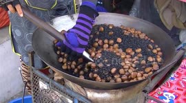 Roasting chesnuts using a manual and automatic technique