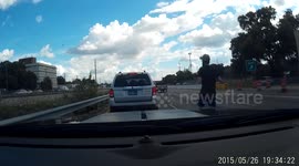 Man stops on busy motorway to rescue kitten