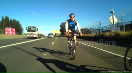 Newsflare Edit - Crack in the road causes nasty cycling accident