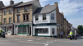 Massive motorcade rolls through Chipping Norton as VP JD Vance visits