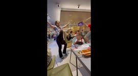 A Failed Noodle Pulling Show