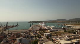 Greece: Protesters gather near waterfront to oppose presence of Israeli visitors