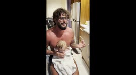 Denver clip racks up 5.6M views as dad & tot duo ‘The Babbles’ drop bath-time banger