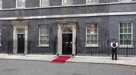 UK: UK premier hosts Ukrainian president ahead of Trump-Putin meeting