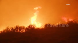 US, Los Angeles: Gorman King Wildfire Part 2