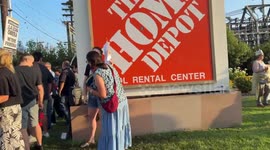 US: Protest Erupts After Man Killed Fleeing ICE Raid in Monrovia, California
