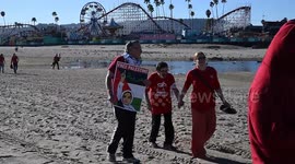 US: ‘Let Gaza Swim’ protest draws hundreds in California to form 'red line' for Gaza