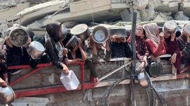 As Gaza faces worsening famine, Palestinians queue for food amid inhumane Israeli blockade and deadly assaults