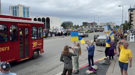 Protesters rally in Anchorage with 'Stand Up for Ukraine' slogan during Trump–Putin meeting