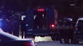 US, Bakersfield: Bakersfield Shots Exchanged Between Police and Suspect Prompting SWAT Standoff With Sound On Tape